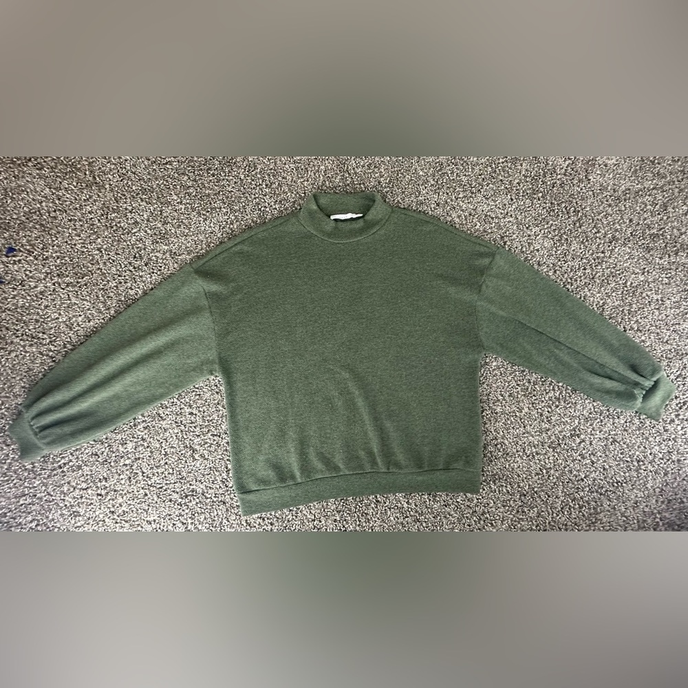 Lush knit sweater lichen green